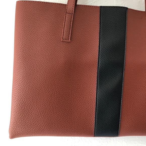 NWOT Vince Camuto vegan leather luck tote - Picture 3 of 8